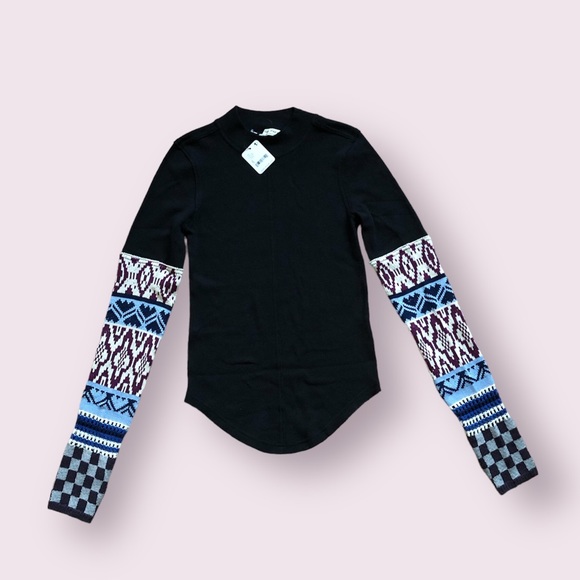 NWT Gorgeous thermal cuff by Free People in size small - Picture 2 of 14